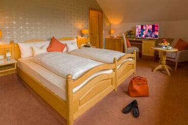 Krone Am Park   Gästehaus Des Hotel Krone