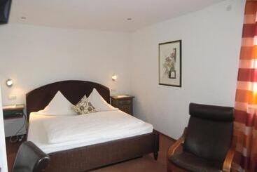 호텔 Zrenners Garni