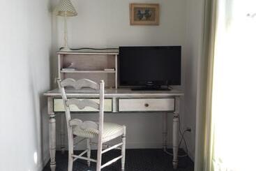 호텔 Auberge Des Pins   Teritoria