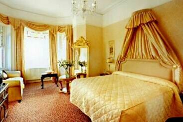 Esplanade Hotel On The Seafront