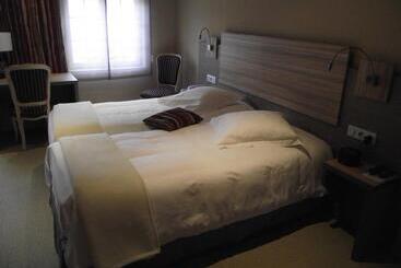 هتل Hostellerie Au Cygne