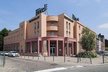 בית מלון כפרי Kyriad Lille Gare  Grand Palais