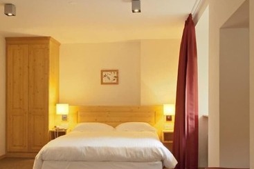 酒店 L Ao Hôtel & Restaurant L Aigle D Or