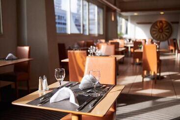 Отель Mercure Rennes Centre Gare