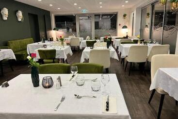 هتل Hôtel Chris Tel