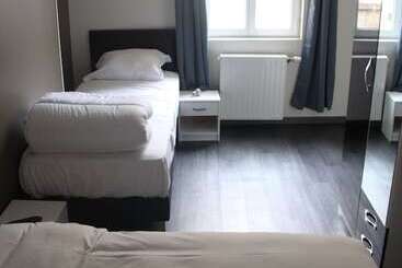 Отель Hôtel De La Boëtie