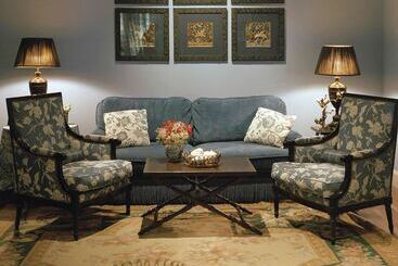 هتل Hôtel Le Royal Lyon  Mgallery