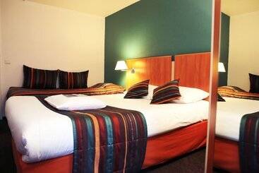 Отель Kyriad Paris Sud Les Ulis Courtaboeuf