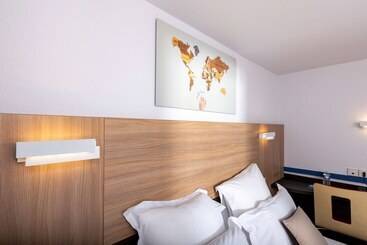 ホテル Kyriad Paris Ouest Colombes