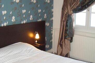 ホテル Logis   Hôtel & Restaurant Le Bellevue