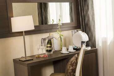 هتل Best Western Plus  Elixir Grasse