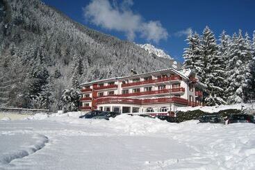 فندق Chalet Hôtel La Sapinière