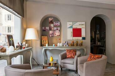 ホテル Edmond Rostand