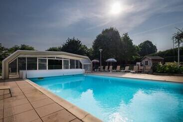 L Ermitage Hotel & Restaurant