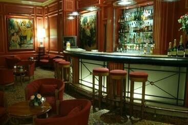 B4 Grand Hotel Lyon