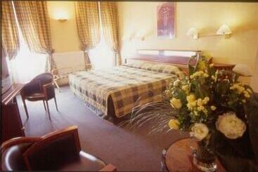 B4 Grand Hotel Lyon