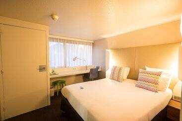 Отель Campanile Montesson Le Vesinet