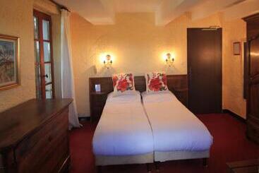 Отель Hostellerie Le Beffroi