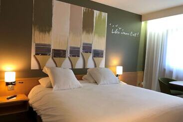 هتل Hôtel Mercure Reims Parc Des Expositions