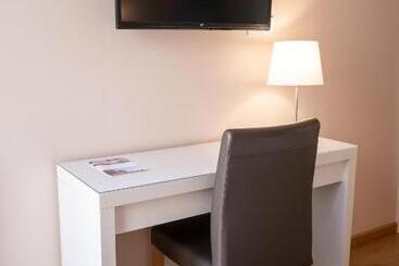 هتل Hôtel Mondial