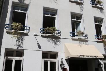هتل Moderna