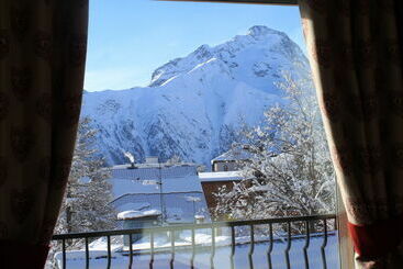 هتل Chalet Des Champions