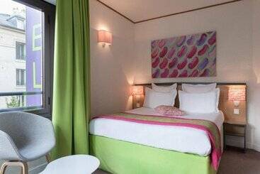 ホテル Paris Louis Blanc