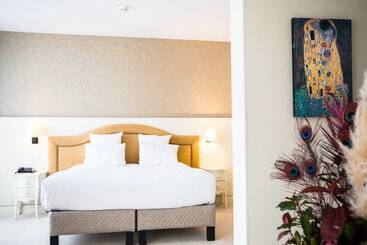 Отель Domaine Des Dryades