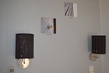 هتل Hôtel Les Corps Saints