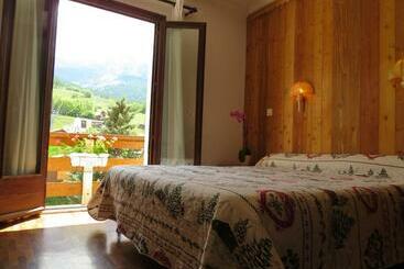 هتل Hôtel Soleil Des Neiges