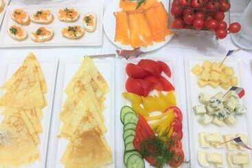 ホテル Hôtel Restaurant Oasis