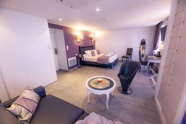 فندق Le Lion D'or Et Restaurant La Table Du Lion