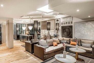 Отель Maisons Du Monde Hôtel & Suites   La Rochelle Vieux Port