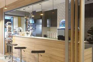 Panam Hotel Paris Gambetta  Place Gambetta Mairie Du 20 Emme