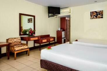 هتل Tanoa Skylodge
