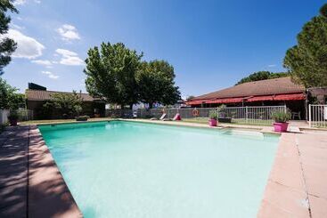 호텔 Hôtel Le Relais Des Brasseurs   Aubagne