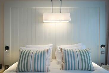 فندق The Relais Cooden Beach