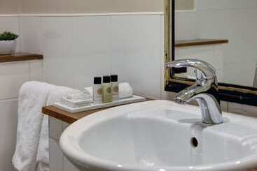 ホテル Crown & Mitre