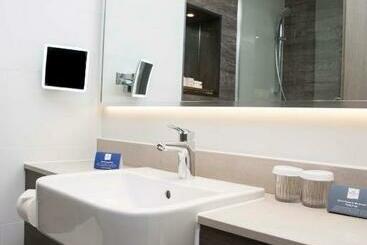 هتل Crowne Plaza Basingstoke, An Ihg