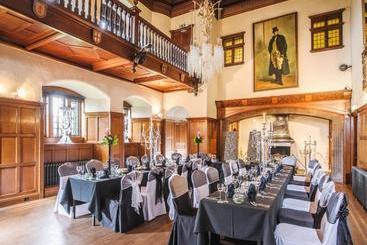 酒店 Dalston Hall Country House