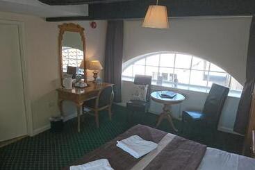 בית מלון כפרי George & Dragon