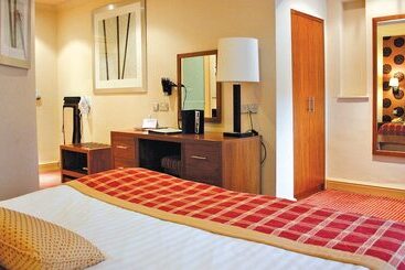 Metropole Hotel And Spa