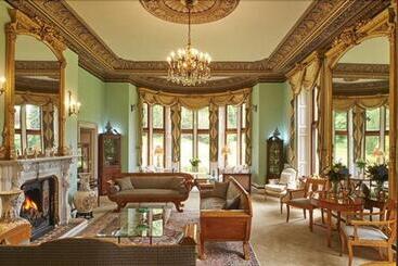 Отель Pale Hall