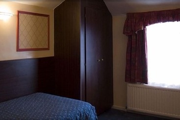 Отель The Falcon