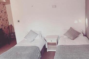 ホテル The Hanmer Arms