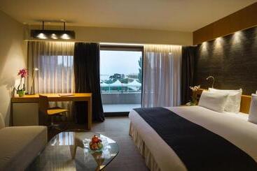 Alexander Beach Hotel & Spa