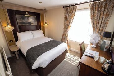 فندق Antelope By Greene King Inns