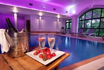 فندق Crabwall Manor & Spa   Bw Signature Collection