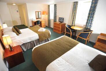 فندق Golden Lion