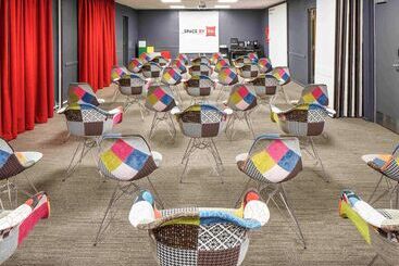 Отель Ibis London Luton Airport